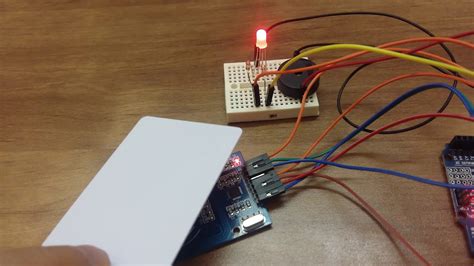 Using the Parallax RFID Reader with an Arduino 